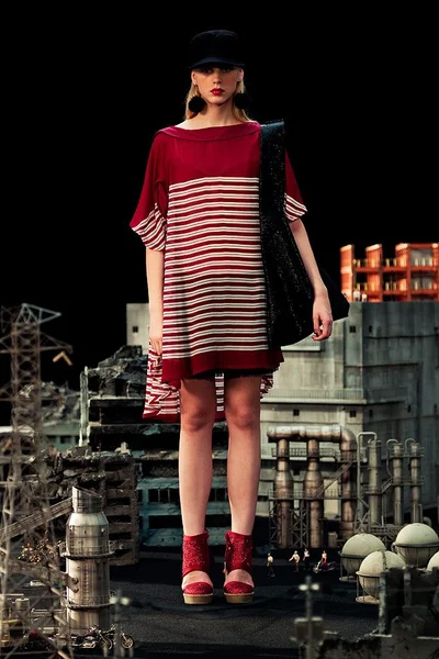 Look 19